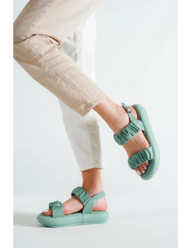 Needion - Basskan Bayan Yeşil Çiftbant Büzgü Detaylı Bilekten Bağlamalı Terlik&sandalet M103