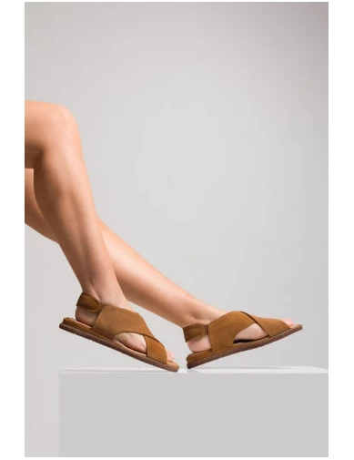 Needion - Kadın Deri Arkası Lastikli Sandalet TABA SUET CVT212706