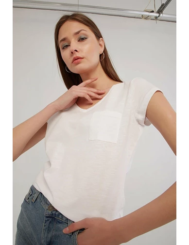Needion - Modaset Kadın Beyaz V Yaka Cep Detaylı T-shirt
