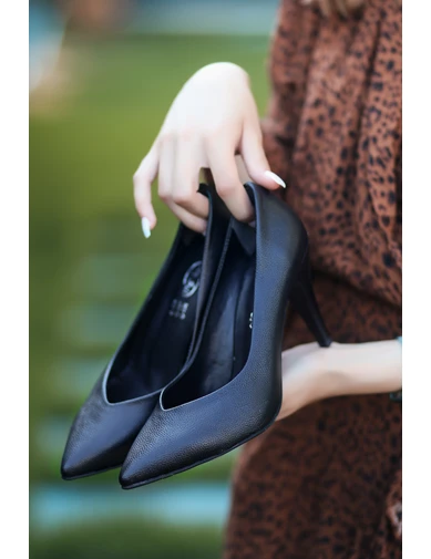 Needion - Xina Siyah Cilt  Desenli Topuklu Ayakkabı